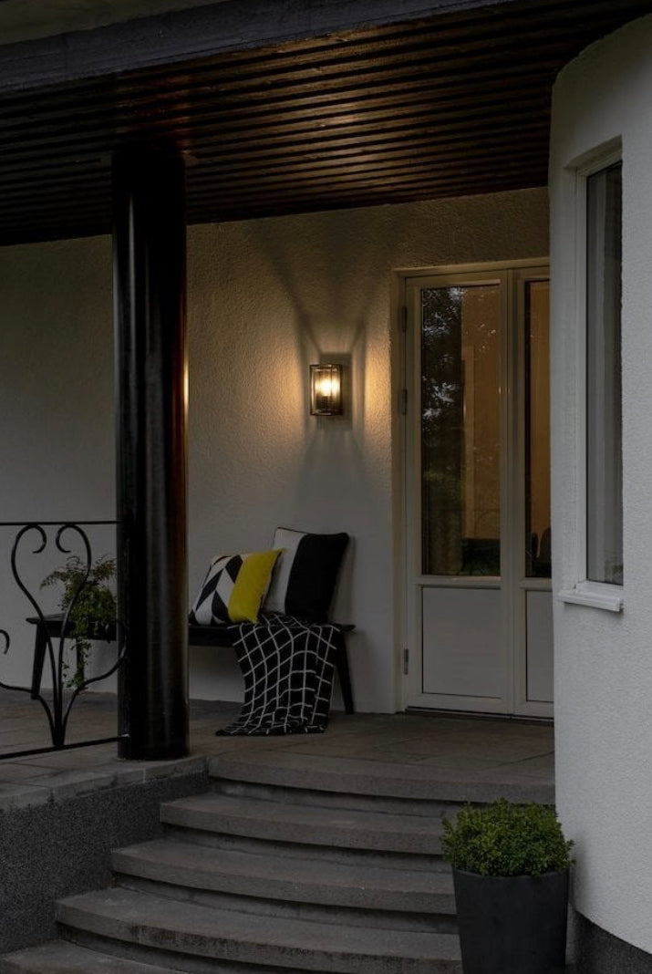 Brindisi Modern Outdoor Wall Light – Matt Black IP54 | E27 | £70