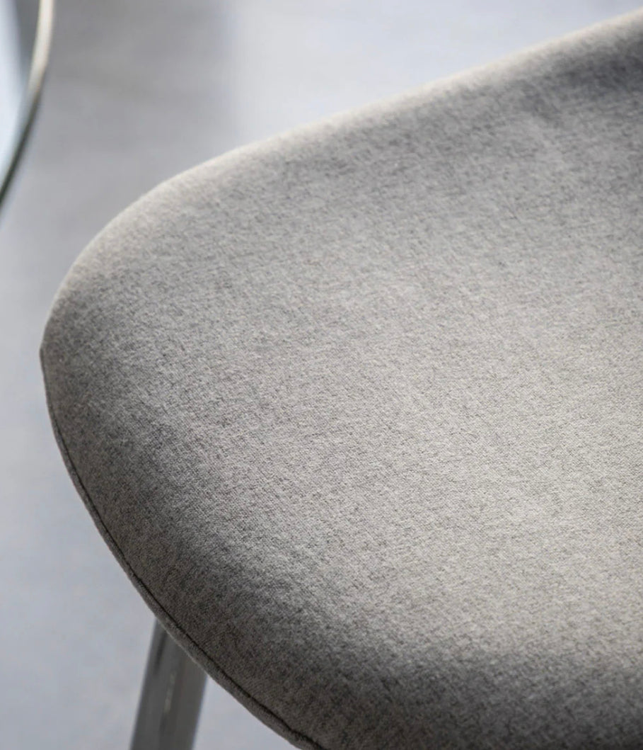 FLUX Dining Chair – Set of 2 in Light Grey & Chrome | Modern Luxury Seating
Cheapest price in the market – luxury furniture for less.